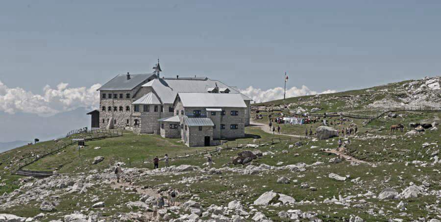 © 2025 Presulis Lodges